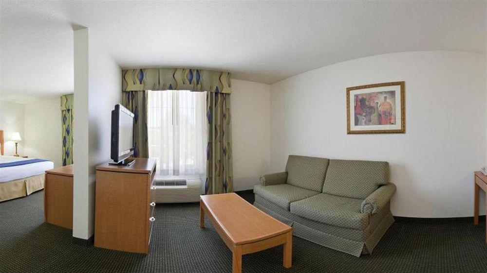 Holiday Inn Express Hotel & Suites Columbus By Ihg Екстер'єр фото