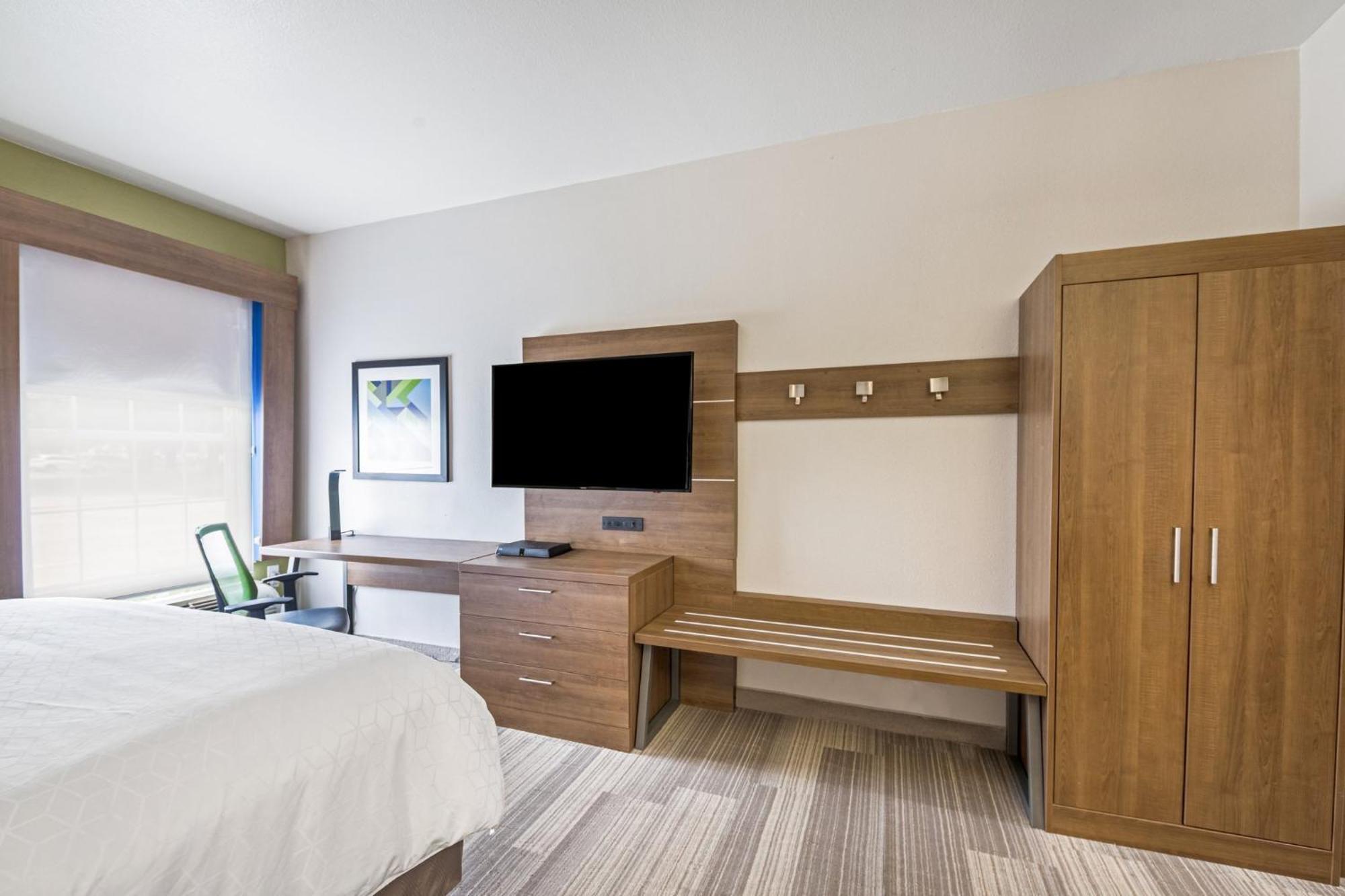 Holiday Inn Express Hotel & Suites Columbus By Ihg Екстер'єр фото