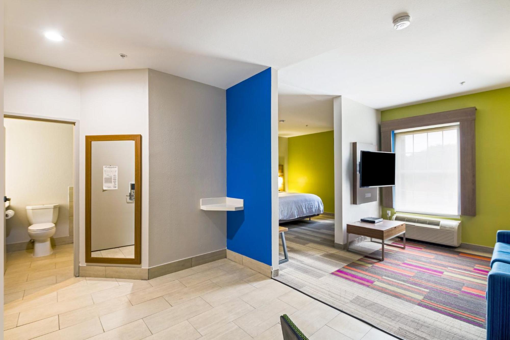 Holiday Inn Express Hotel & Suites Columbus By Ihg Екстер'єр фото