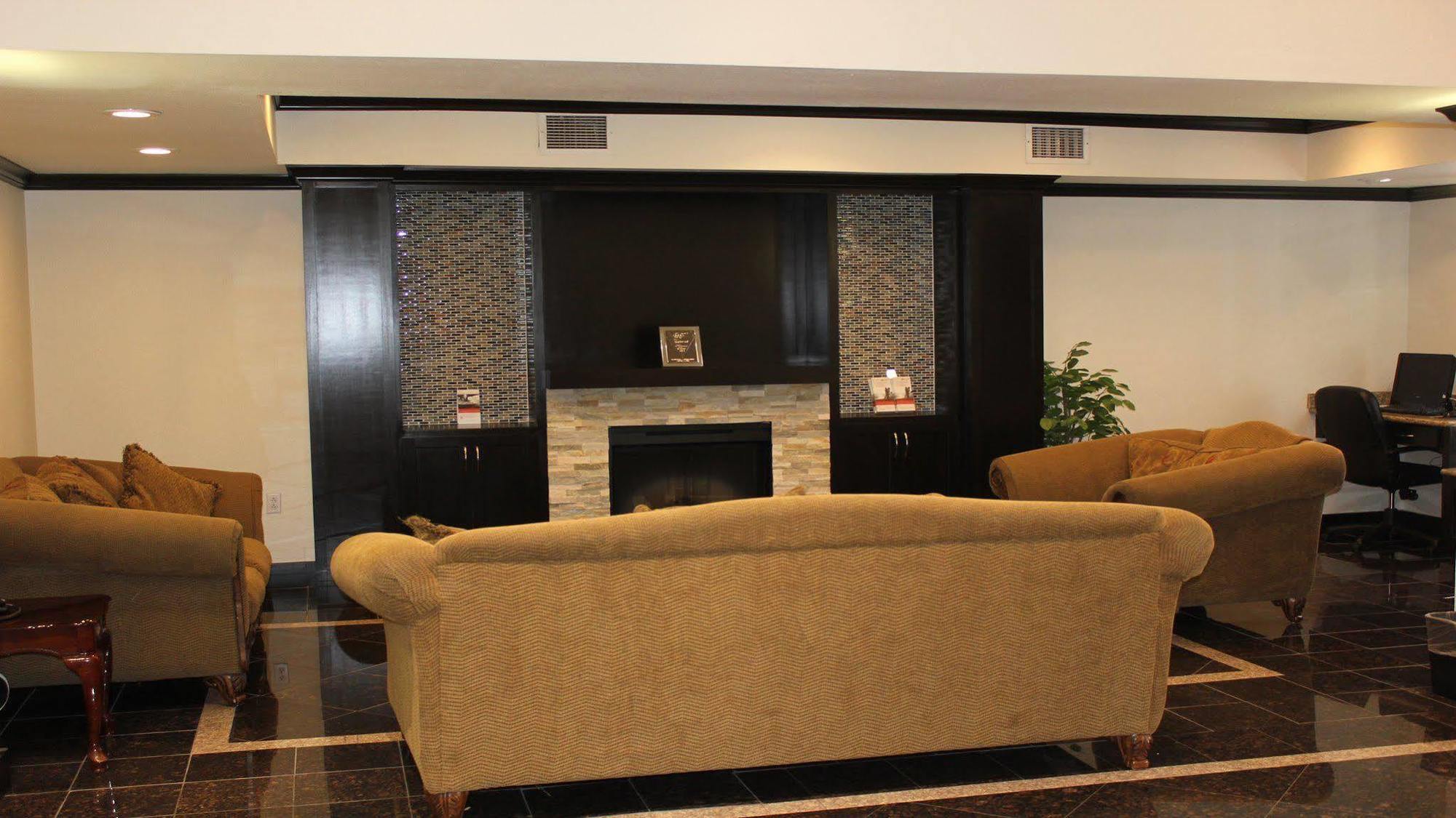 Holiday Inn Express Hotel & Suites Columbus By Ihg Екстер'єр фото
